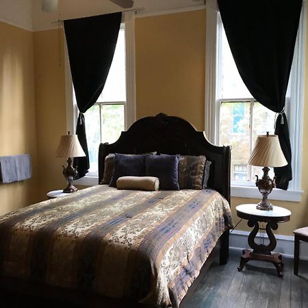 The Mardi Gras House Bed & Breakfast Mobile Ngoại thất bức ảnh