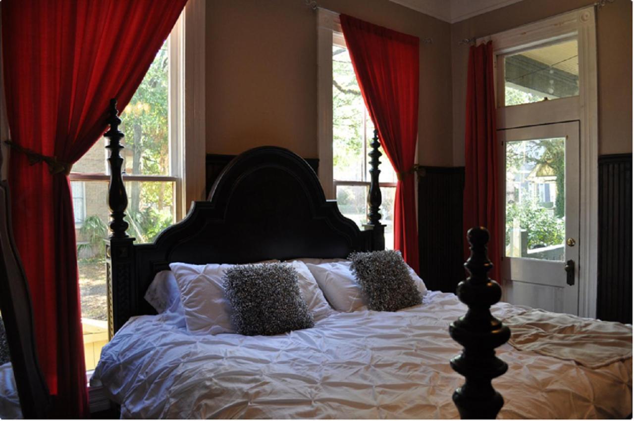 The Mardi Gras House Bed & Breakfast Mobile Ngoại thất bức ảnh