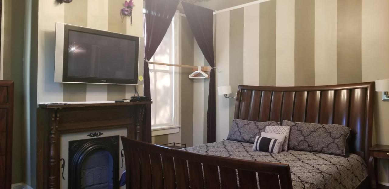 The Mardi Gras House Bed & Breakfast Mobile Ngoại thất bức ảnh