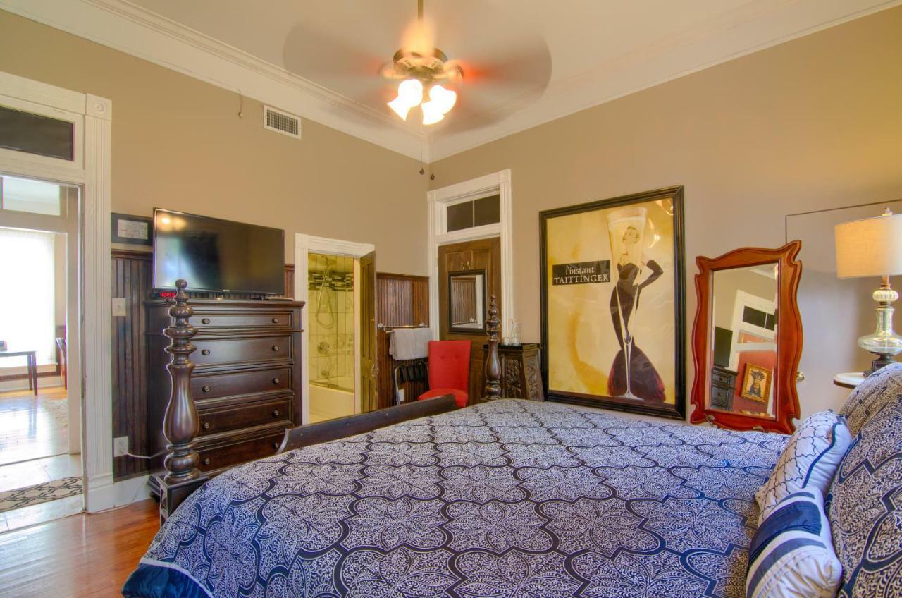 The Mardi Gras House Bed & Breakfast Mobile Ngoại thất bức ảnh