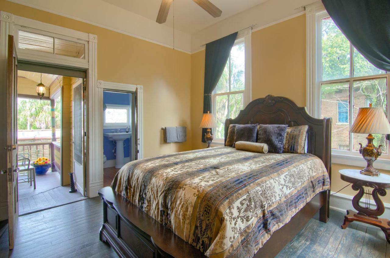 The Mardi Gras House Bed & Breakfast Mobile Ngoại thất bức ảnh